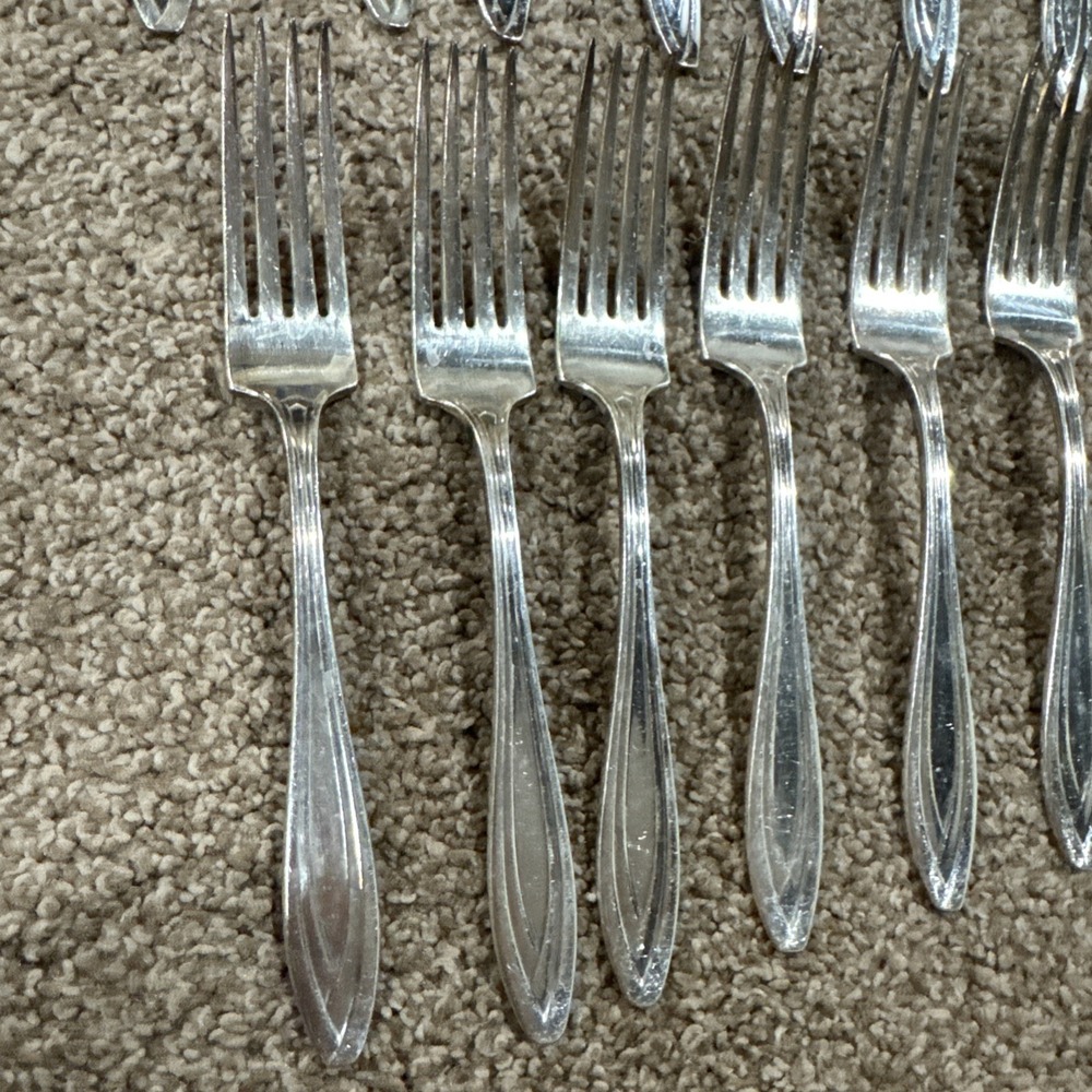 1847 Rogers Bros Silhouette Flatware Silverware Fork Spoon Soup Service For 8 - Picture 2 of 9
